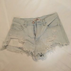 Heavily distressed jean shorts Hollister size 3